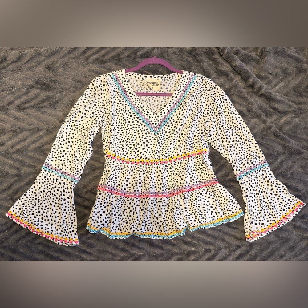 Adorable polka dot & embroidered flowy, casual, feminine top